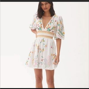 Anthropologie deep V white embroidered floral tie back mini dress size L